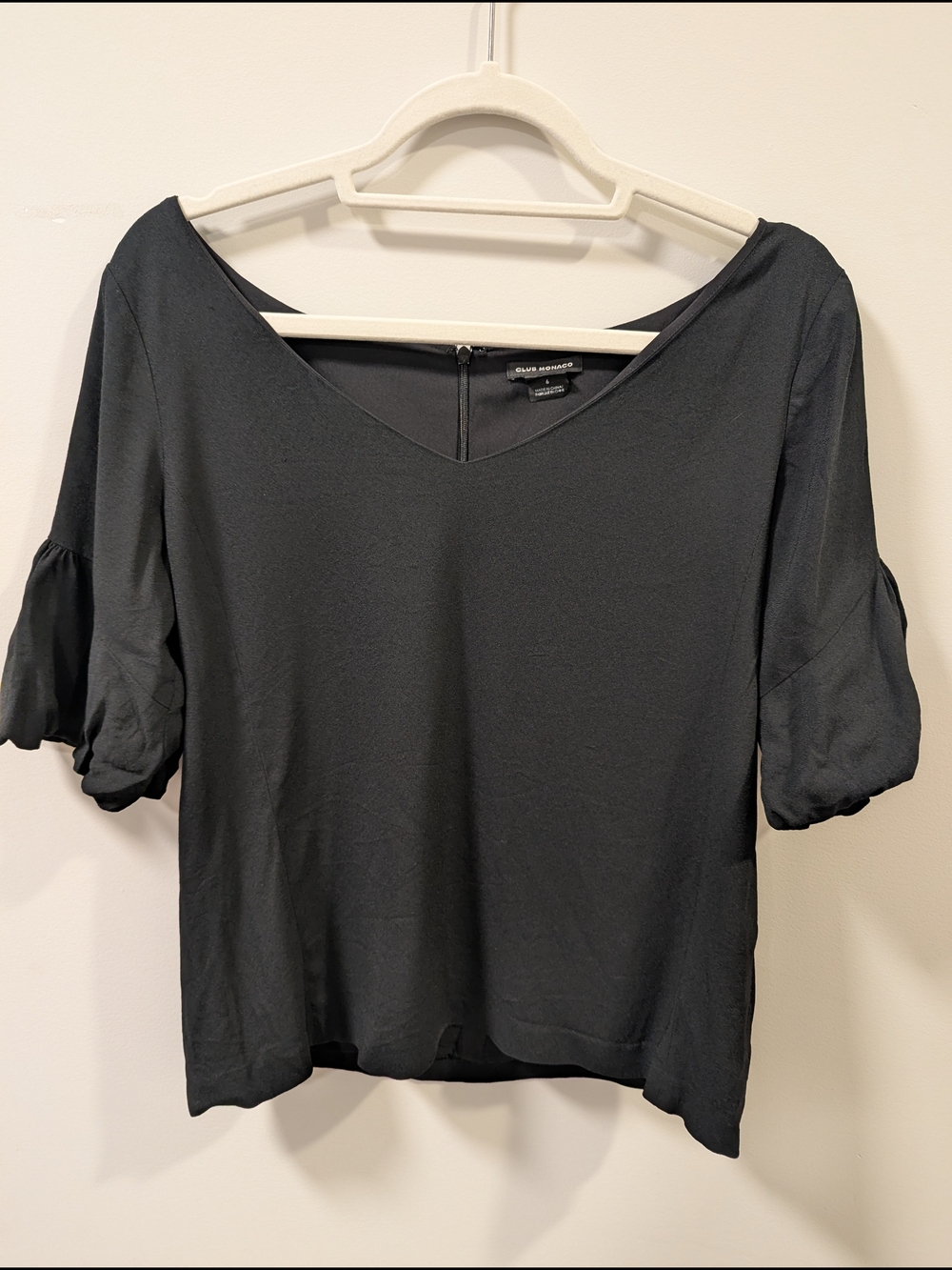 Club Monaco Black V-Neck Short Puff Sleeve Top